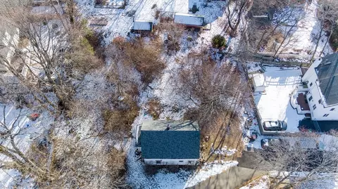 View/Area - 5 Cobb Ln, Dedham, MA 02026 photo 2 of 10