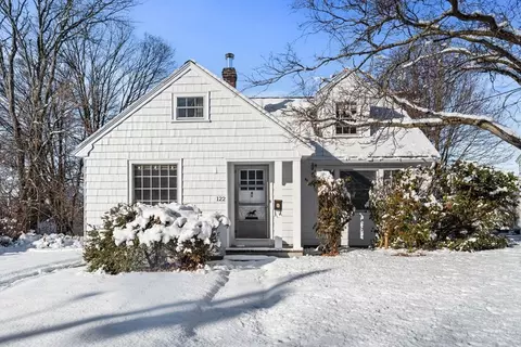122 Beech St, Lowell, MA 01850