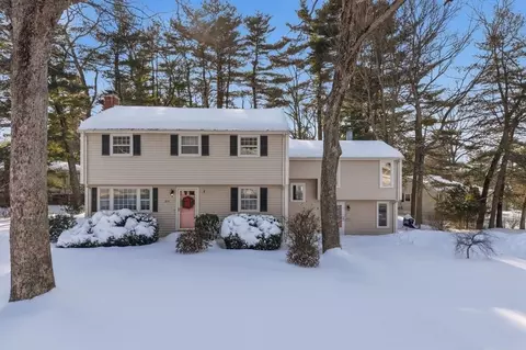276 Pond St, Franklin, MA 02038