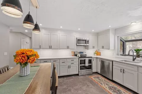 27 Forest Rd, Acton, MA 01720 photo 8