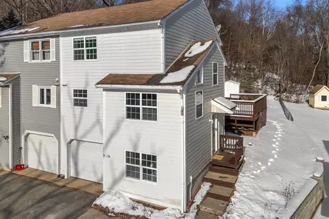 31 Gates Rd # B, Worcester, MA 01603