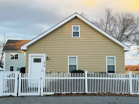 162 Palmer St, Quincy, MA 02169