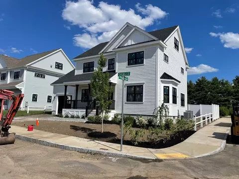 16 Starling St, West Roxbury, MA 02132