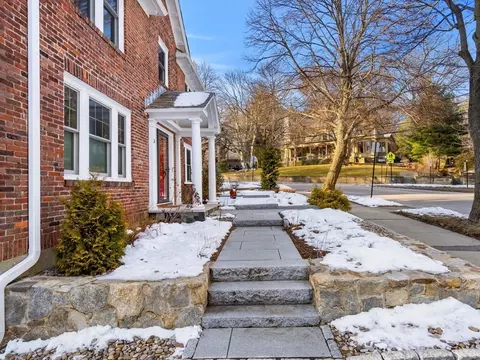 24 Blake Rd, Brookline, MA 02445 photo 3