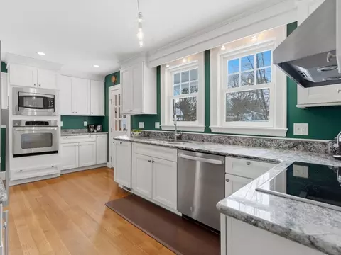 24 Blake Rd, Brookline, MA 02445 photo 11