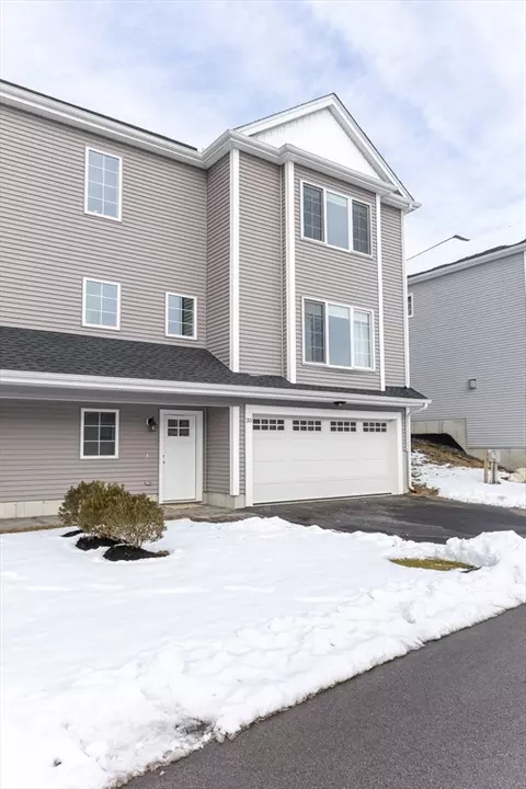 35 Pouts Ln #35, Uxbridge, MA 01569