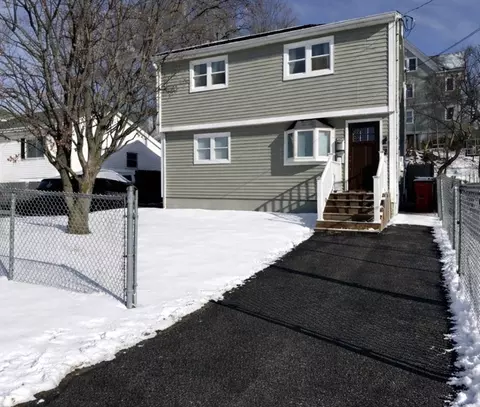 254-256 Pleasant St, Lowell, MA 01852