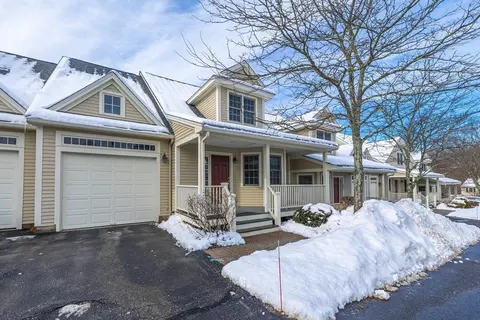 10 Charnstaff Ln #504, Billerica, MA 01821