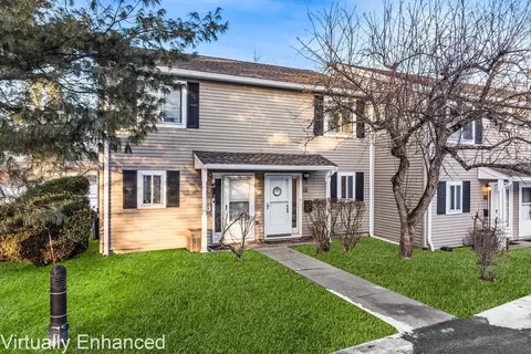 4 Village Brook Ln #4, Natick, MA 01760