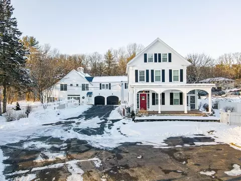 241 Lowell St #3, Andover, MA 01810
