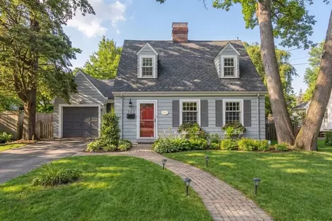 123 Walnut Hill Rd, Newton, MA 02461