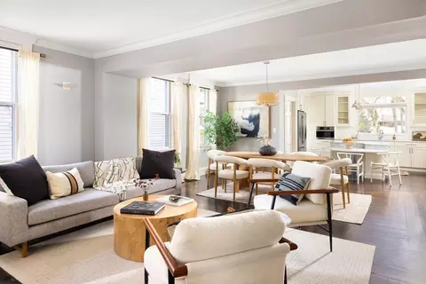 26 Knowles #26, Newton, MA 02459