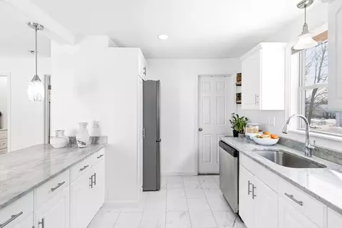 51 Sterling Rd, Brockton, MA 02301