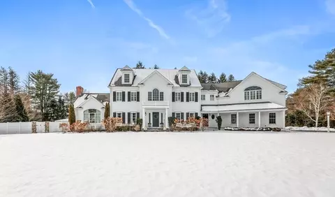 1 Gardner Ter, Hingham, MA 02043
