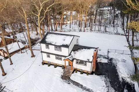 114 Lake St, Peabody, MA 01960