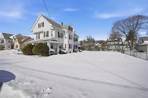 32 Maple St, West Springfield, MA 01089 photo 3