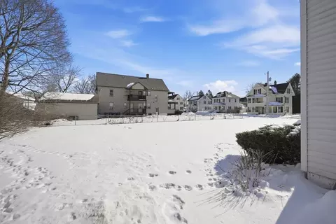 32 Maple St, West Springfield, MA 01089 photo 7