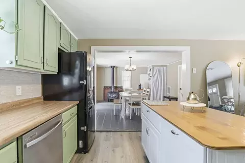 Kitchen - 68 Michael Rd, Raynham, MA 02767 photo 5 of 5