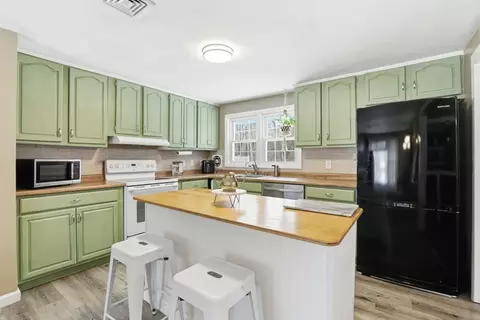 Kitchen - 68 Michael Rd, Raynham, MA 02767 photo 1 of 5