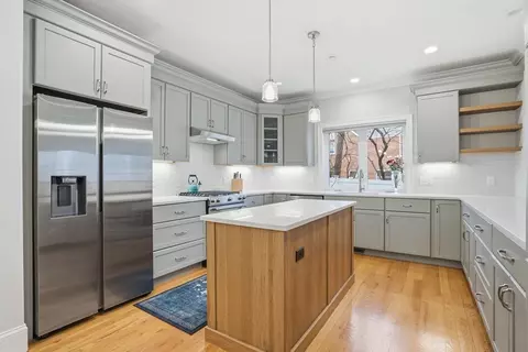 433 Neponset St #A, Norwood, MA 02062