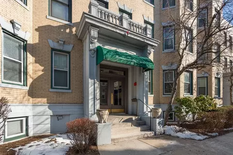88 Gordon St #304, Boston, MA 02135
