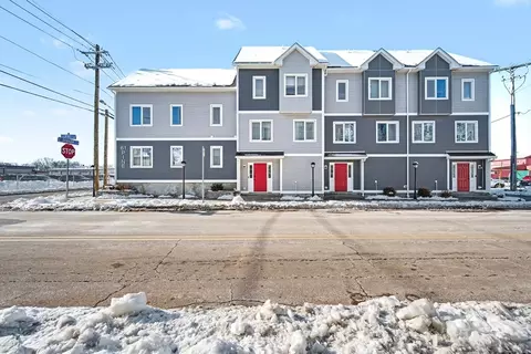 61 Pine St #9, Attleboro, MA 02703