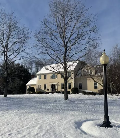 36 Bayberry Ln, Hanover, MA 02339