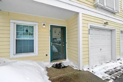 311 Gazebo Cir #311, Reading, MA 01867