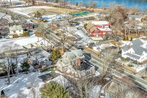 View/Area - 896 Sandwich Rd, Bourne, MA 02561 photo 4 of 5