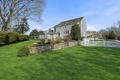 Exterior - 22 Del Prete Dr, Hingham, MA 02043 photo 3 of 4