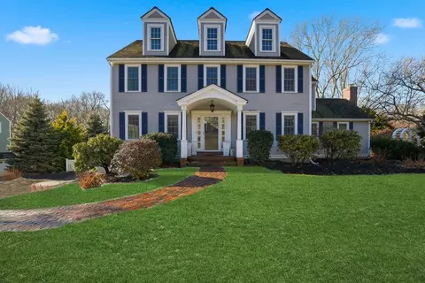 22 Del Prete Dr, Hingham, MA 02043