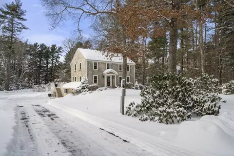 96 Plantation Dr, Duxbury, MA 02332