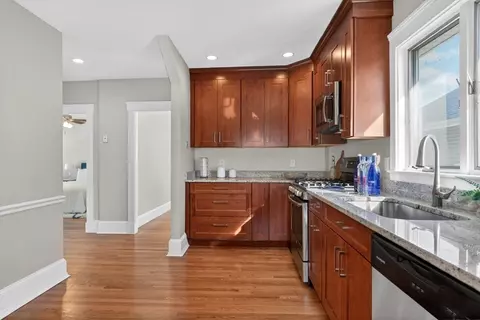 68-70 Hamlet, Arlington, MA 02474 photo 8