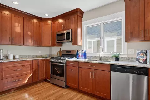 68-70 Hamlet, Arlington, MA 02474 photo 9
