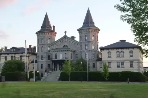 191 Thorndike St #26, Lowell, MA 01852