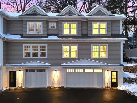 32 Edgewood Rd #3, Lexington, MA 02420