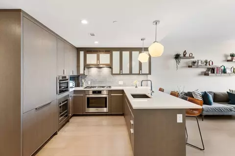 100 Lovejoy Wharf #9F, Boston, MA 02114