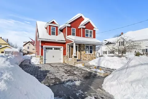 52 Lundberg St, Lowell, MA 01852