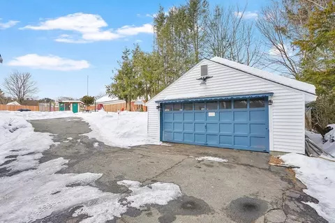24 Clinton St, Ware, MA 01082 photo 2
