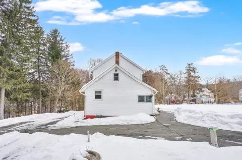 24 Clinton St, Ware, MA 01082 photo 4