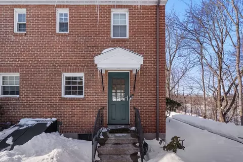 39 Charlesbank Rd #39, Newton, MA 02458