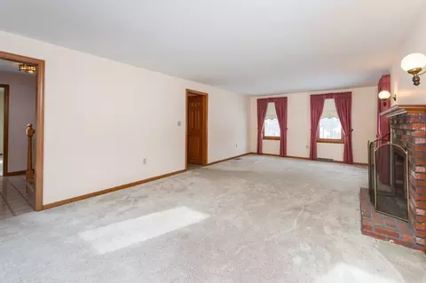 28 Bridle Path Rd, Dracut, MA 01826 photo 10
