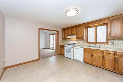 28 Bridle Path Rd, Dracut, MA 01826 photo 3
