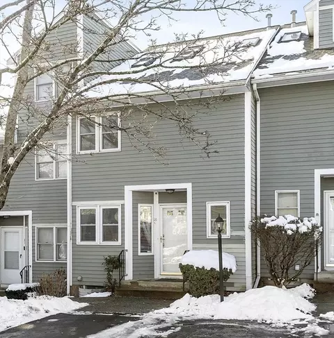26 Farmland Rd #C, Lowell, MA 01850