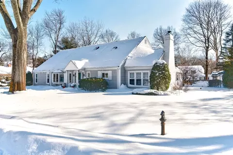 17 White Rd, Braintree, MA 02184