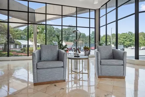 250 Hammond Pond Pkwy #102N, Chestnut Hill, MA 02467