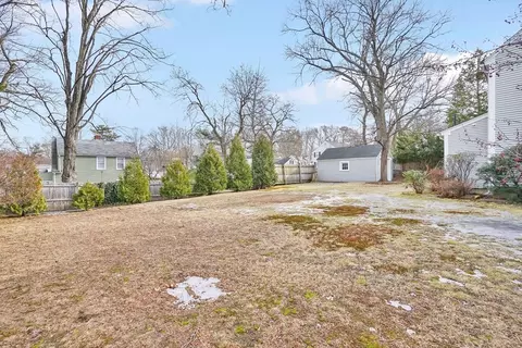 Exterior - 231 Dayton St, Springfield, MA 01118 photo 7 of 7