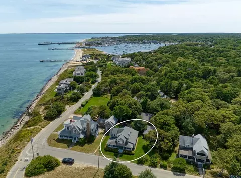 6 Brewster Ave, Oak Bluffs, MA 02557
