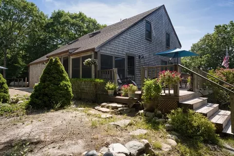36 Smith Hollow Dr, Edgartown, MA 02539