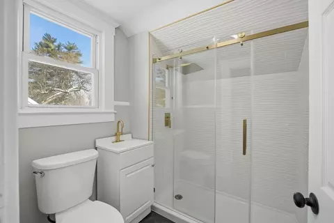 87 Fenwick St, Springfield, MA 01109 photo 24